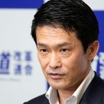　３党合流に関する協議体設置を要請後、記者会見する中道改革連合の小川代表＝１９日午後、国会