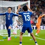 　日本-チュニジア　前半、先制ゴールを決め喜ぶ鎌田（１５）＝モンテレイ（共同）