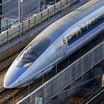 　山陽新幹線の「５００系」車両＝２０２５年３月、福岡市