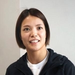 　取材に応じる柔道女子の阿部詩＝２２日、成田空港