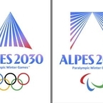 　２０３０年冬季五輪（左）とパラリンピックの大会エンブレム（組織委員会提供）
