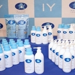 　岩泉ＨＤの看板商品「岩泉ヨーグルト」（左上）の成分に由来するボディーケア製品