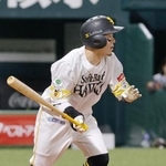 　２回ソフトバンク２死満塁、牧原大が中前に２点打を放つ＝みずほペイペイドーム