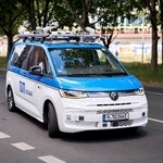　ドイツのミュンヘン工科大の自動運転の研究用車両＝１１日、ベルリン（ゲッティ＝共同）