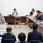　大阪府市の法定協議会の会合＝２５日午後、大阪市役所
