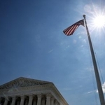 　米連邦最高裁判所＝２５日、ワシントン（ゲッティ＝共同）