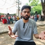 　取材に応じるディプケ氏＝２５日、インド・ニューデリー（共同）