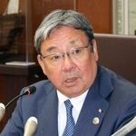 　記者会見する日本船主協会の長沢仁志会長＝２６日午後、東京都千代田区