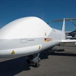 　ベルリンで開かれた航空見本市で展示された無人機「ユーロドローン」＝２０２２年６月（ゲッティ＝共同）
