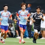 　ブラジル戦に向け調整する久保（中央）ら＝ナッシュビル近郊（共同）