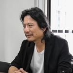 　取材に応じる「全国統一教会被害対策弁護団」の久保内浩嗣弁護士＝１日、東京都中央区