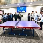 　韓国の安圭伯国防相（右手前）とダブルスを組み、卓球をプレーする小泉防衛相（右奥）＝２８日、ソウル（防衛省提供・共同）