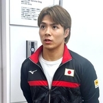 　帰国し取材に応じる柔道男子の阿部一二三＝２９日、羽田空港