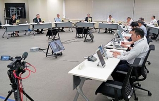 　中部電力浜岡原発の耐震データ不正について議論した原子力規制委の定例会合＝１日午前、東京都港区