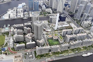 　東京都中央区のマンション群＝２０２５年６月