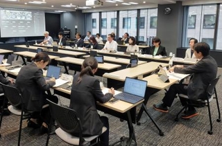 　再生医療等安全性確保法の見直しに向けた厚労省の作業部会＝１日午後、東京都千代田区