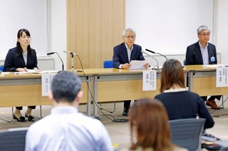 　賛育会病院を運営する社会福祉法人の記者会見＝２日午前、東京都庁