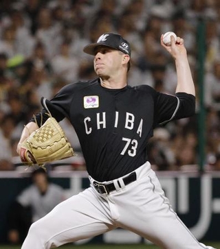 　７回無失点で来日初勝利を挙げたロッテのロング＝みずほペイペイドーム