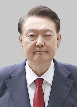 　尹錫悦被告