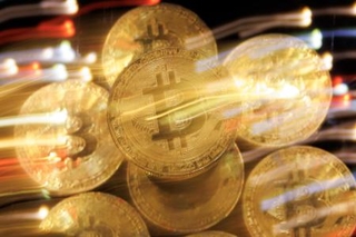 　代表的な暗号資産のビットコイン＝２０２４年１月９日（ゲッティ＝共同）