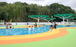 　愛知県尾張旭市が寄付された７億５千万円を活用して全面改修した市民プール＝４日（同市提供）