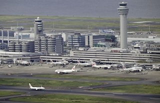　羽田空港（共同通信社ヘリから）