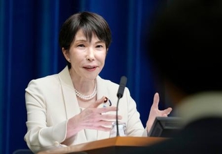 　記者会見で質問に答える高市首相＝２７日午後、首相官邸