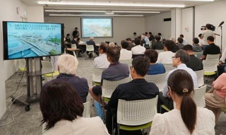 　徳島県立ホールの建設に向け開催された公開プレゼンテーション＝２７日午後、徳島市