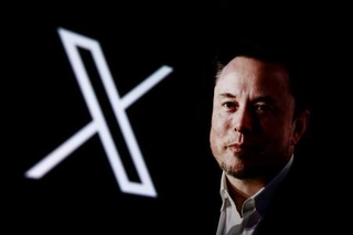 　Ｘのロゴとイーロン・マスク氏（ゲッティ＝共同）