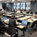 　再生医療等安全性確保法の見直しに向けた厚労省の作業部会＝１日午後、東京都千代田区