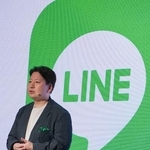 　「ＬＩＮＥ」の新機能を説明するＬＩＮＥヤフーの舛田淳上級執行役員＝２日午後、東京都渋谷区