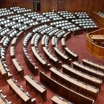　衆院本会議場＝６月