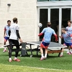 　テックボールを楽しむサッカーＷ杯日本代表のメンバー＝６月、ナッシュビル近郊（共同）