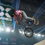 　女子ＢＭＸフリースタイル・パークで優勝した小沢美晴＝幕張メッセ