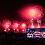 　米ワシントンで開かれた建国２５０年を祝う行事で打ち上げられた花火＝４日（ＡＰ＝共同）