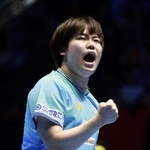 　５月、卓球世界選手権団体戦　男子決勝の中国戦、第２試合でガッツポーズする松島輝空＝ロンドン（共同）