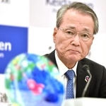 　記者会見する経団連の筒井義信会長＝６日午後、東京都千代田区