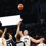 　韓国戦でプレーするホーキンソン（２４）＝高陽（（Ｃ）ＦＩＢＡ）