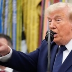　６日、米ホワイトハウスでの会合後に話すトランプ大統領（ＡＰ＝共同）
