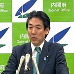 　記者会見する城内経済財政相＝７日午前、東京都千代田区