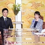 　党首会談に臨む高市首相（右から２人目）と日本維新の会の吉村代表（同３人目）＝７日夕、国会