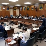 　日本国旗損壊罪法案が実質審議入りした参院内閣委＝９日午前