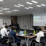 　受動喫煙対策を巡り開かれた厚労省の専門委員会＝９日午前、東京都中央区