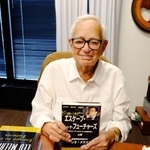 　共同通信のインタビューに応じるレオ・メラメド氏＝米シカゴ（共同）