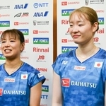 　取材に応じる福島由紀（左）と松本麻佑＝１０日、味の素ナショナルトレーニングセンター