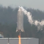 　ＪＡＸＡが実施した再使用ロケットの開発に向けた小型実験機「ＲＶ-Ｘ」の飛行試験＝１１日午前、秋田県能代市