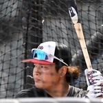 　右太もも裏の張りから復帰し、試合前に打撃練習するホワイトソックス・村上＝シカゴ（ロイター＝共同）