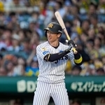 　１回、打席に立つ阪神・近本＝甲子園