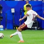 　フランス-スペイン　後半、チーム２点目のゴールを決めるスペインのポロ＝ダラス（共同）