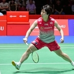 　女子シングルス１回戦でプレーする山口茜＝東京体育館